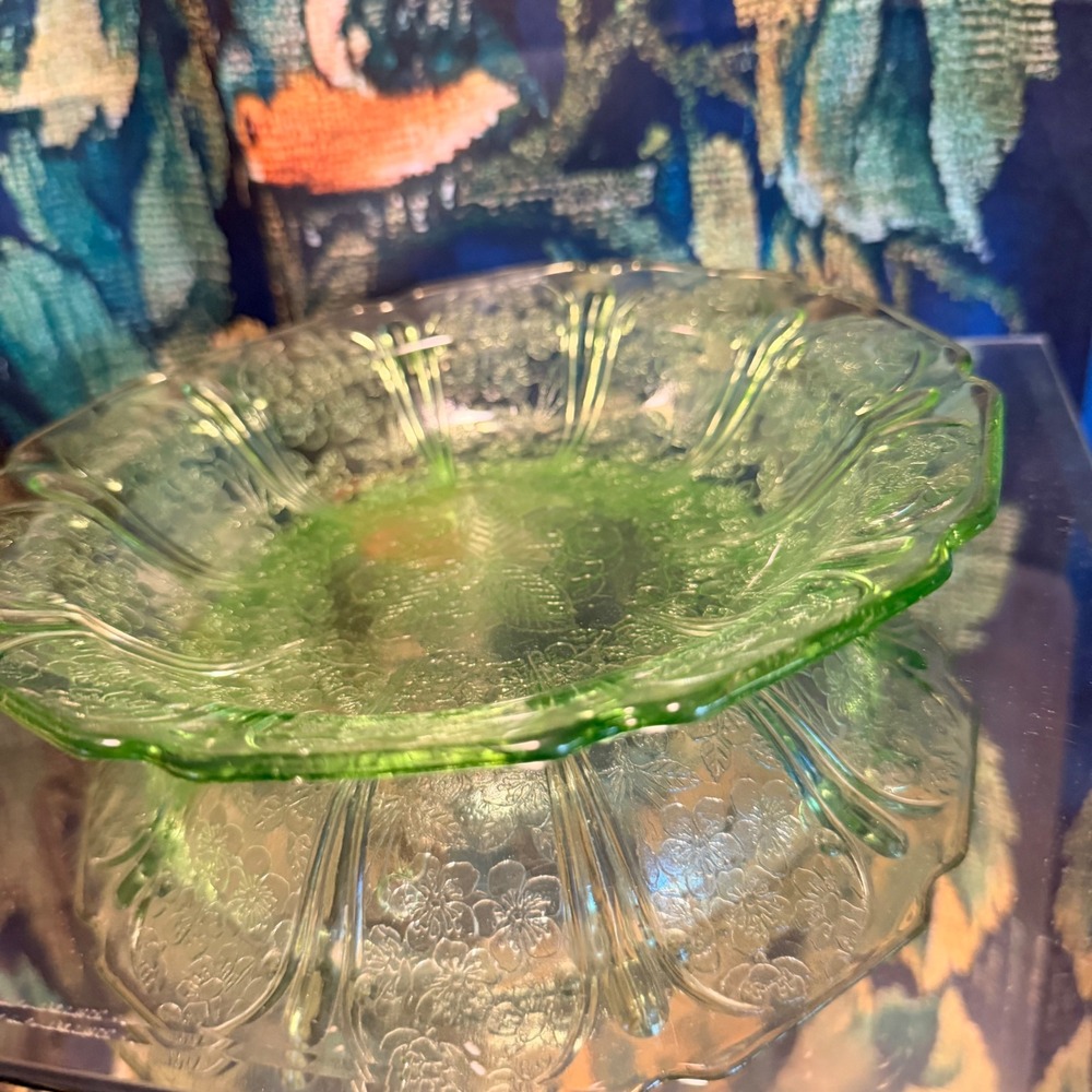 Vintage‎ Jeanette Green Uranium Glass Cherry Blossom Bowl Scalloped 9 Inch Glows